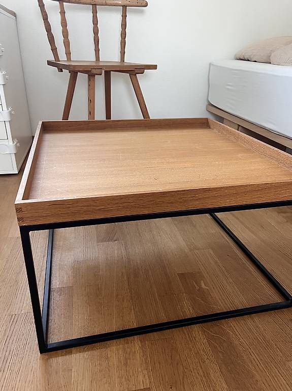 Tische: Neuwertiger Holztisch – Gebraucht aus Maur von Franzifisch