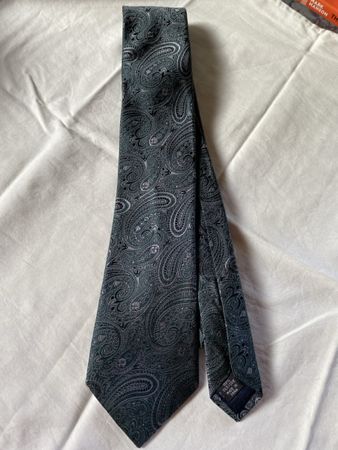 Michael Kors 100% Silk Tie - Green Paisley, Classic Style!