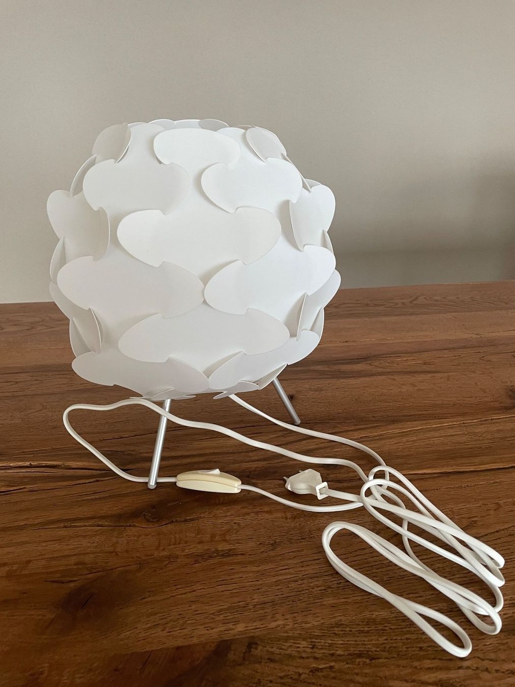 Comodini: IKEA Fillsta Nachttischlampe weiss – Usato da Rothenburg venduto da Disney3