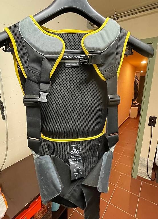 Protezioni & Imbottiture: Para schiena BMW tg. M – Usato da Massagno venduto da dar_8mq5