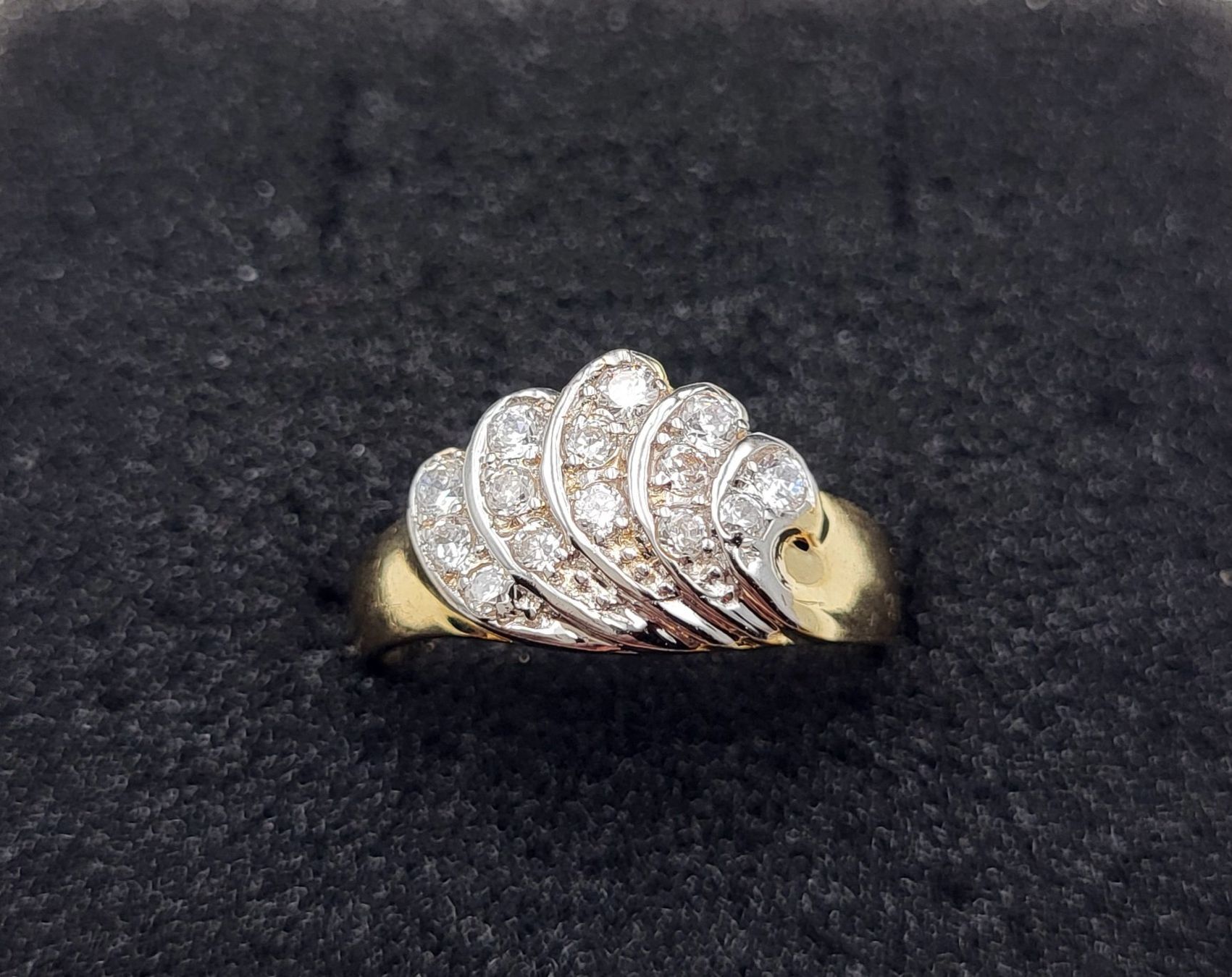 Anelli: Gold Ring 585 Mit Steine – Usato da Wald ZH venduto da Dasilver