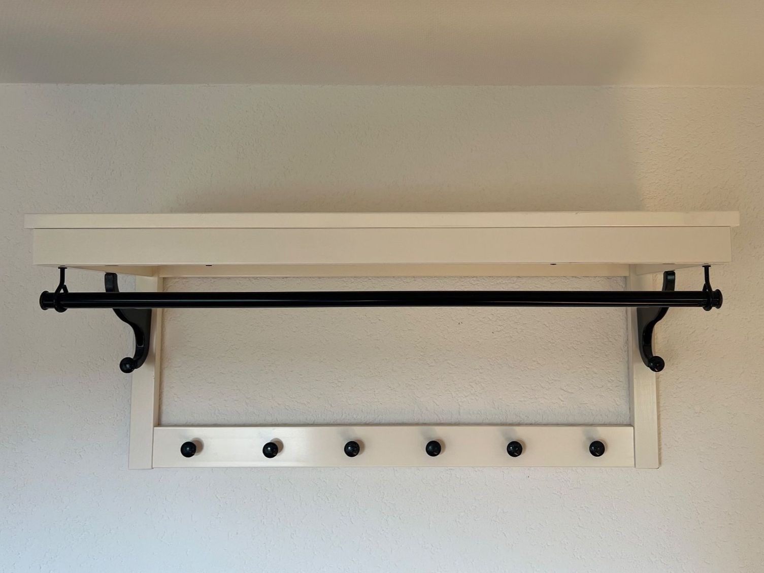 Ikea Porte manteau: Ikea Hemnes Garderobenständer – D'occasion à St. Gallen par mic_rmq8
