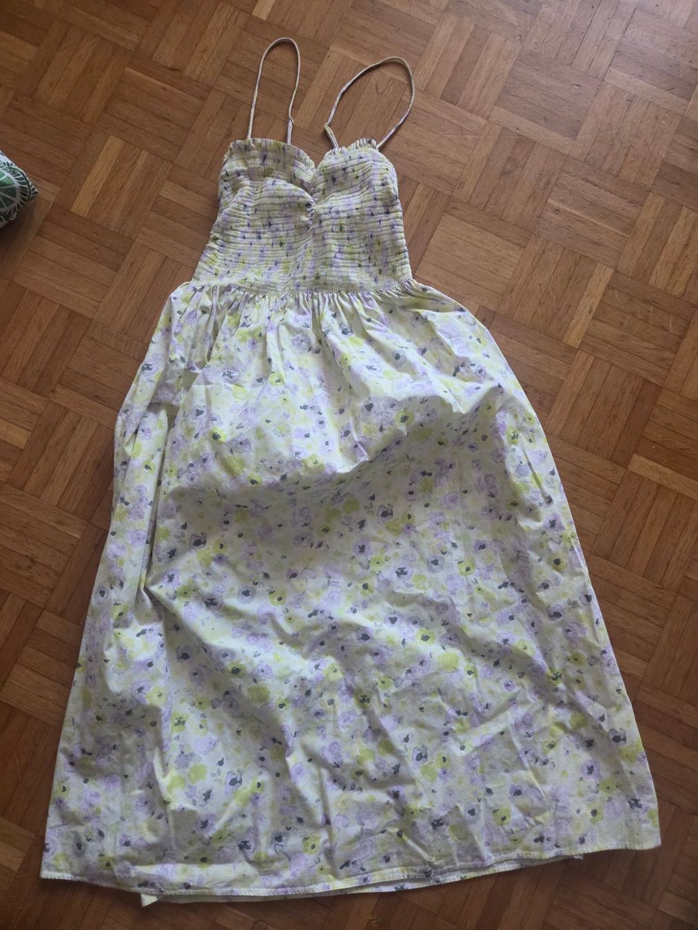 Robes: Kleider und Jupe Gr. M – D'occasion à Basel par grandfamily 6
