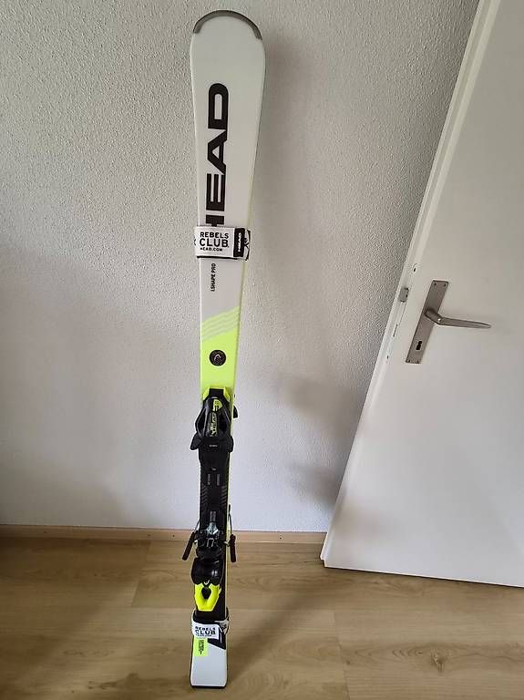 Skis: Head Ski – Neuf avec emballage d'origine à Uffikon par chregu63