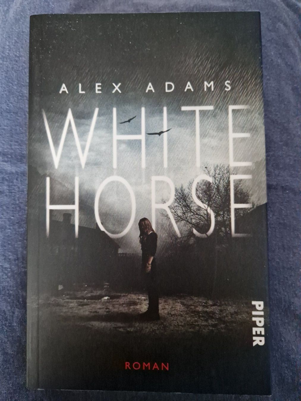 Libri: Alex Adams "White Horse" – Usato da Neuhausen am Rheinfall venduto da Alchimista