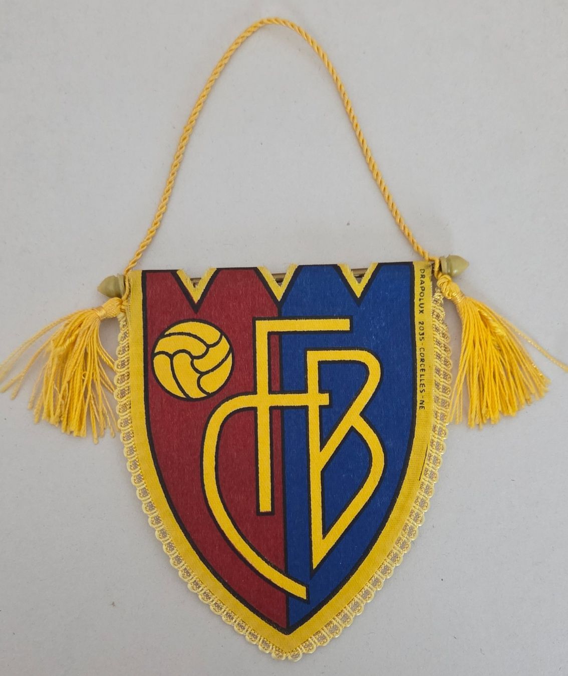 FCB, FC Basel. uralter Autowimpel, hinten Baselstab (Gebraucht) in ...