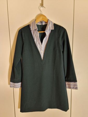 Sandro Paris Kleid Grün mit Streifen – selten getragen