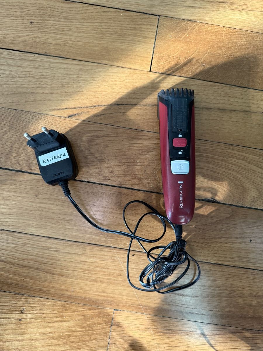 Remington Rasoi & Lamette da barba: Rasierer / Trimmer Remington – Usato da Zürich venduto da Soschi-25