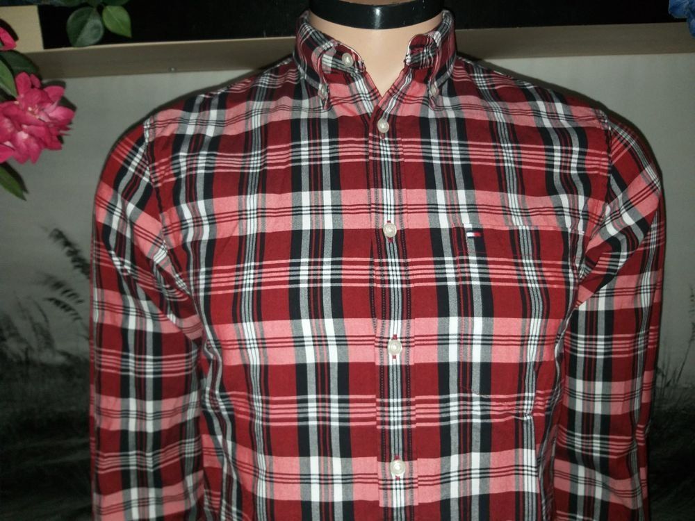 Tommy Hilfiger Camicie: Chemise / Hemd TOMMY HILFIGER  Taille / Grosse S .... – Usato da Cossonay-ville venduto da Super-Price-Quality 1