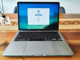 MacBook Pro 13" M1 – Englische Tastatur / Top-Zustand