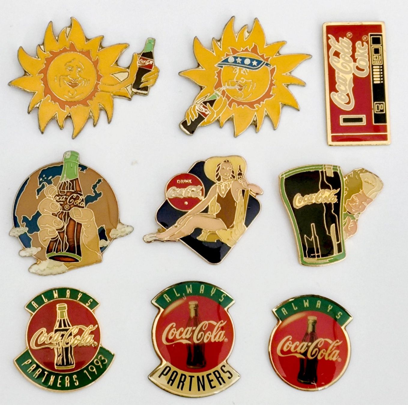 Coca-Cola Placchette & Badge: 9 Coca-Cola  Pins – Usato da Pfäffikon ZH venduto da Colacity