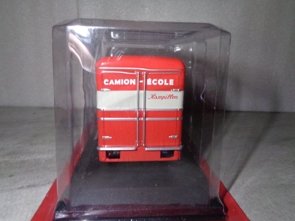 Camion Citroën U55 Auto-école 1/43 IXO Hachette - Modèle Neuf Collection