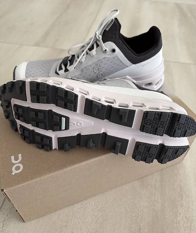 Scarpe da donna: Baskets On Cloudultra 2  – Usato da Pambio-Noranco venduto da Derimey 2