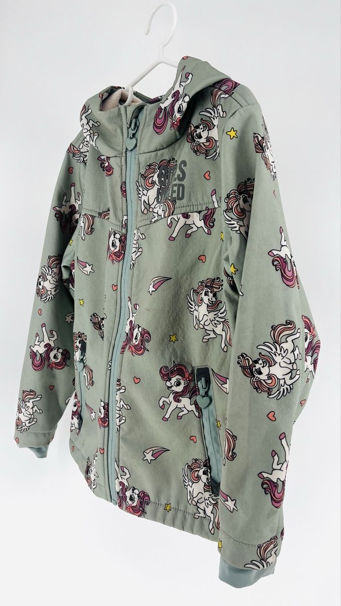 Giacche & Cappotti: Mädchen Softshelljacke mit Einhorn Muster, Grösse 128 – Nuovo (secondo la descrizione) da Jona venduto da Lili.lou 1