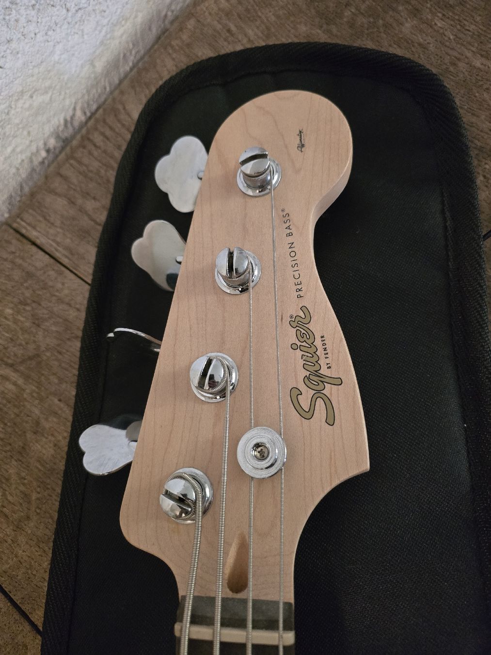 Squier Instruments de musique: Fender Squier Affinity P-Bass PJ Set - Olympic White – D'occasion à Buchs SG par Flablo 2