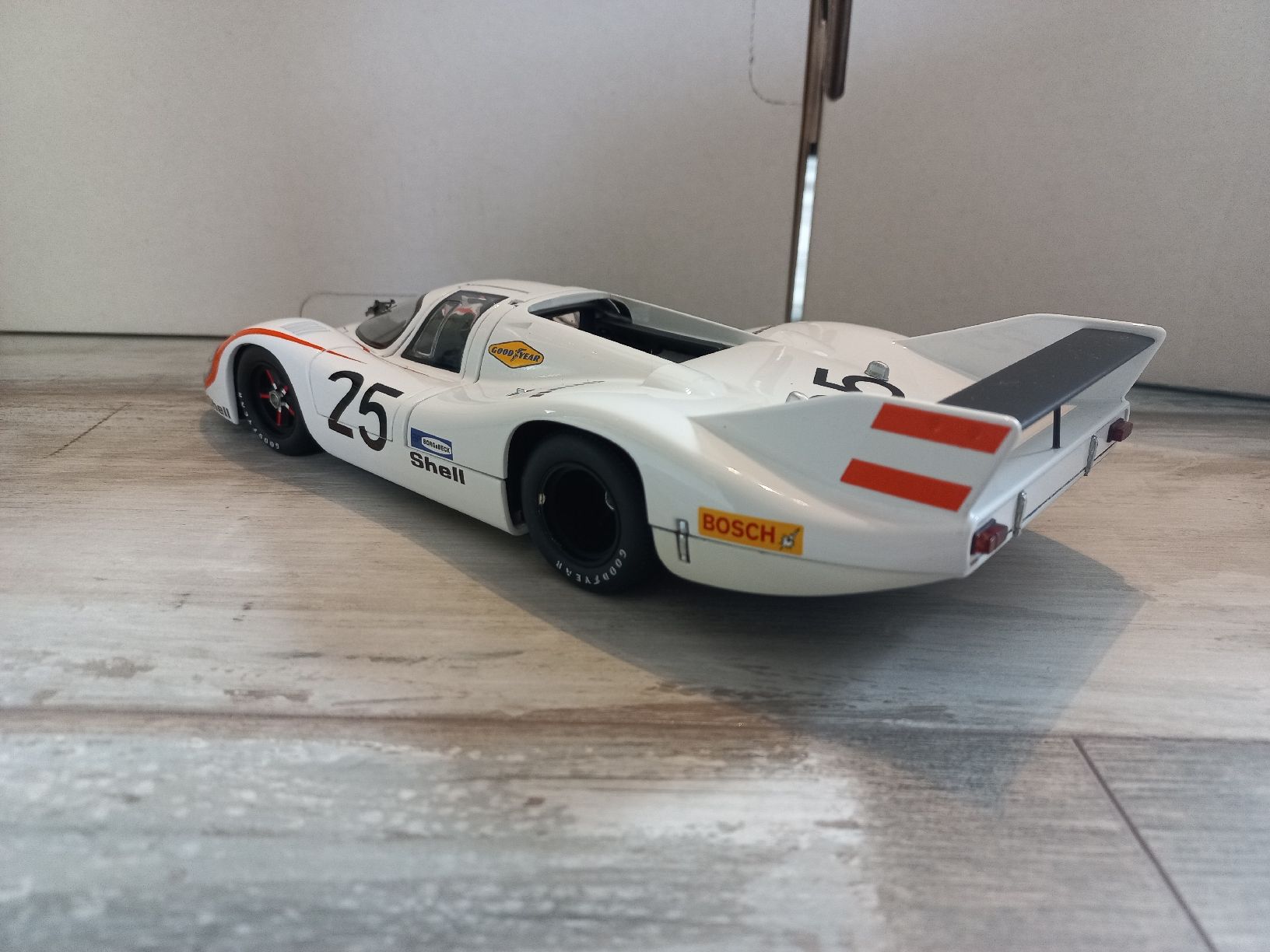 Autoart Modellautos: Porsche 917 Long Tail 1/18 Autoart – Gebraucht aus Attalens von remy_s00 3