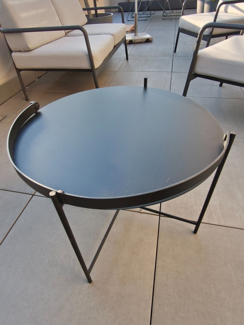 Houe Tavoli: HOUE "Edge Table" Design Beistelltisch – Nuovo (secondo la descrizione) da Niederrohrdorf venduto da yan_zkz6
