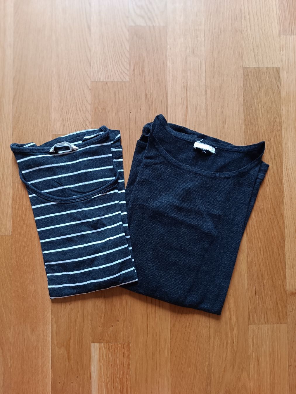 H&M Kleiderpakete: Set Pulli Shirt gestreift anthrazit, Grösse XS/S – Gebraucht aus Luzern von sim_lqq2