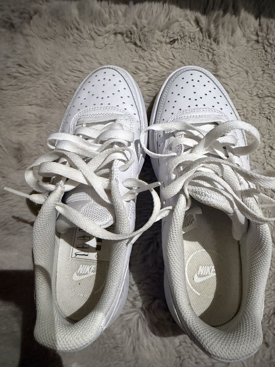 Chaussures femmes: Nike – D'occasion à St-Pierre-Clages par loc_8vtz 1
