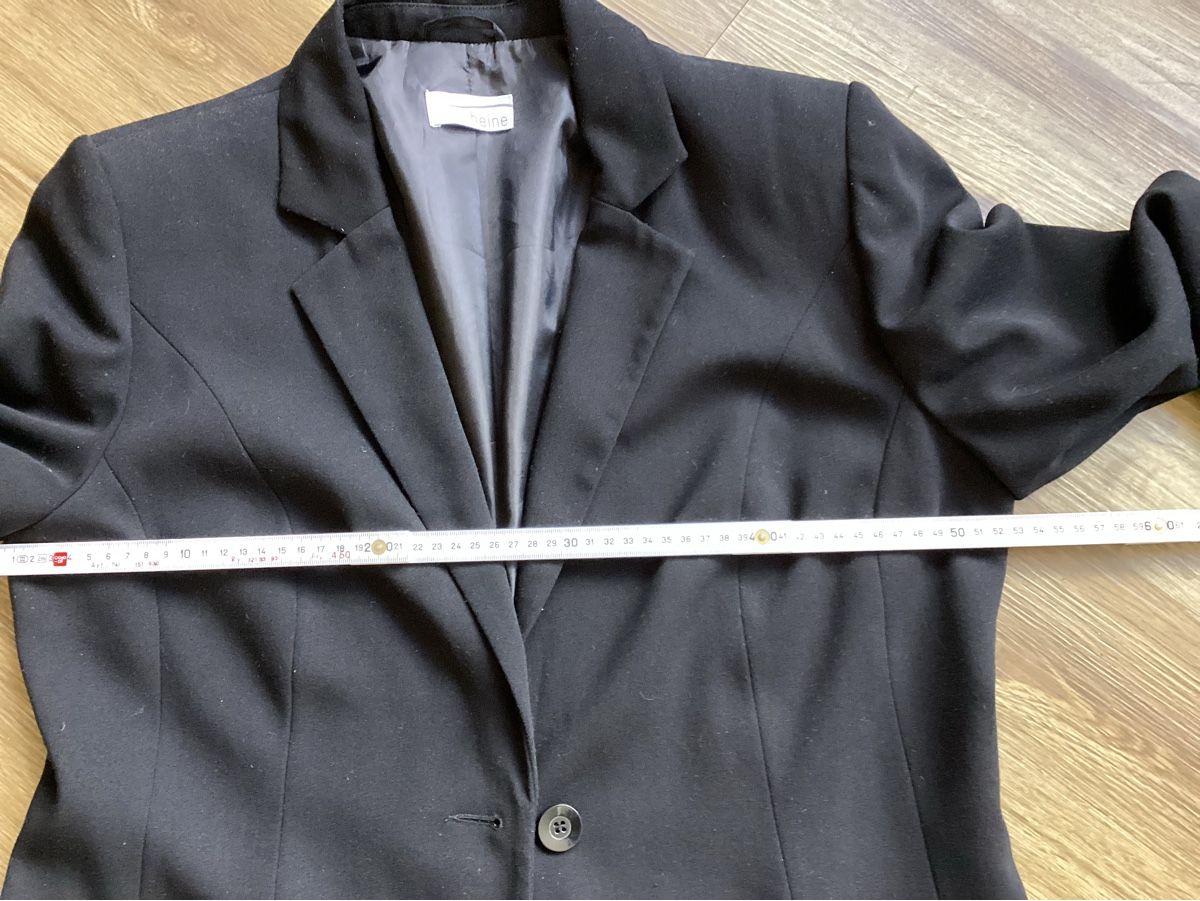 Jacken: Schlichter, klassischer Blazer Damen, Schwarz, Gr. 44 – Gebraucht aus Gümligen von Primeselection 1