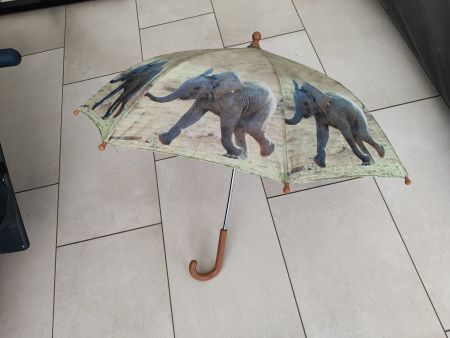 Schöner Kinder Regenschirm Elefanten