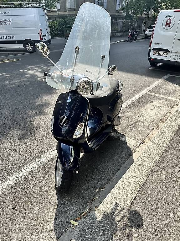 Vespa Scooters: Vespa 125 Bleu – D'occasion à Lausanne par gue_5fmg