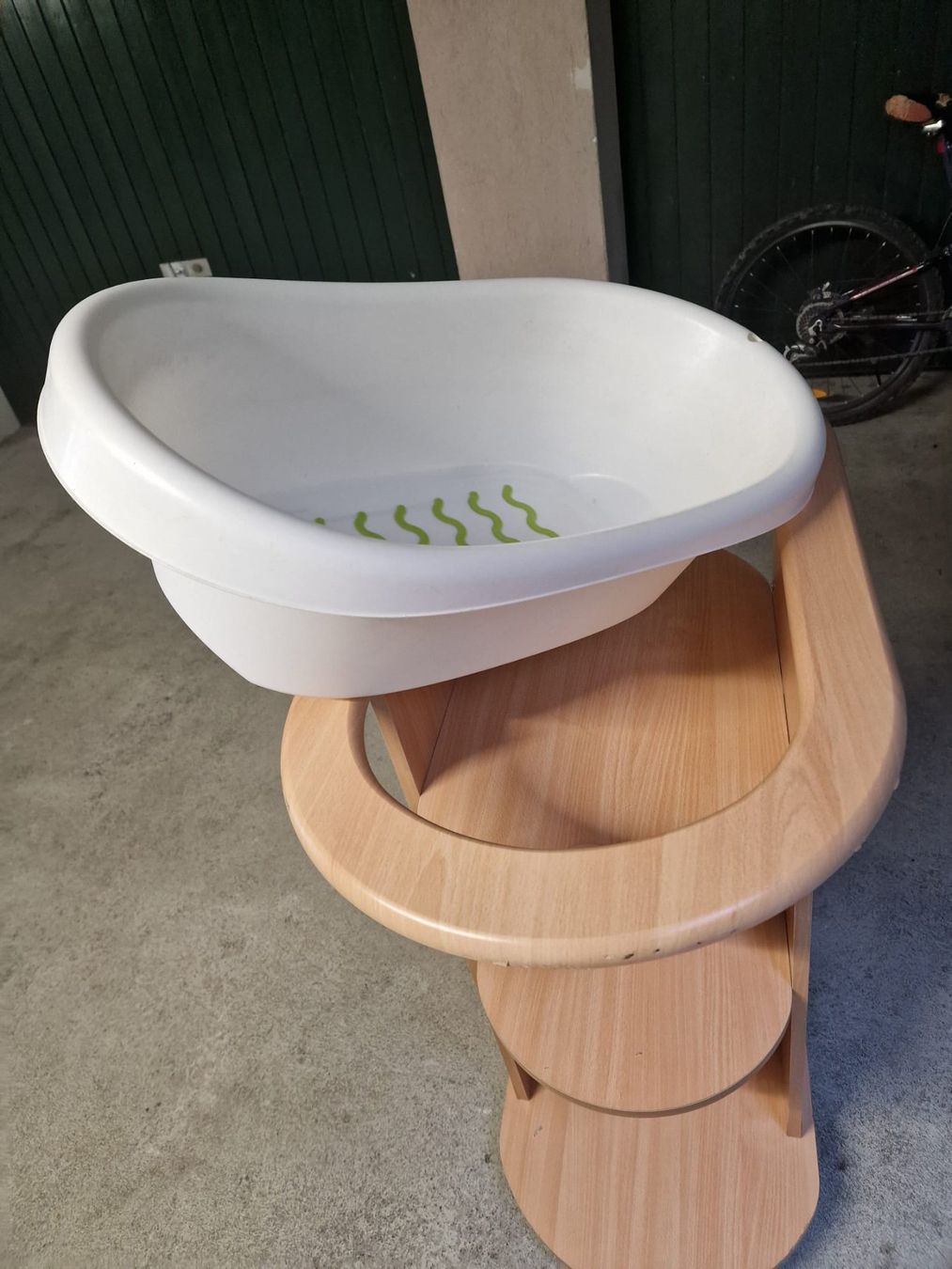 Vasche da bagno: Baby Badewanne mit Möbel – Usato da Sirnach venduto da fab_t5m7 2