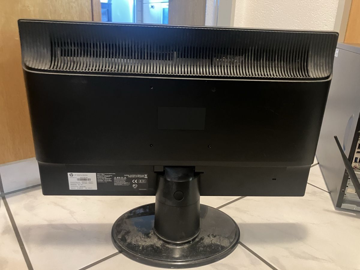 Hewlett Packard Monitor: PC Monitor HP – Usato da Wolfisberg venduto da CRUISER1530 1
