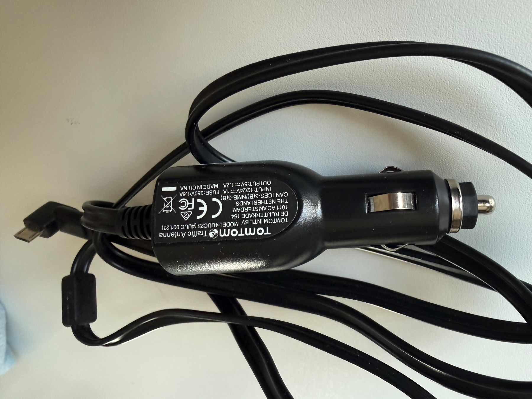 Caricabatterie: TomTom Ladekabel Auto – Usato da Altendorf venduto da Elenaneagu22 1