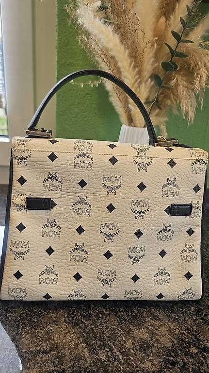 Taschen für Damen: Originale MCM Handtasche – Gebraucht aus Neuendorf von V.Hochuli 1