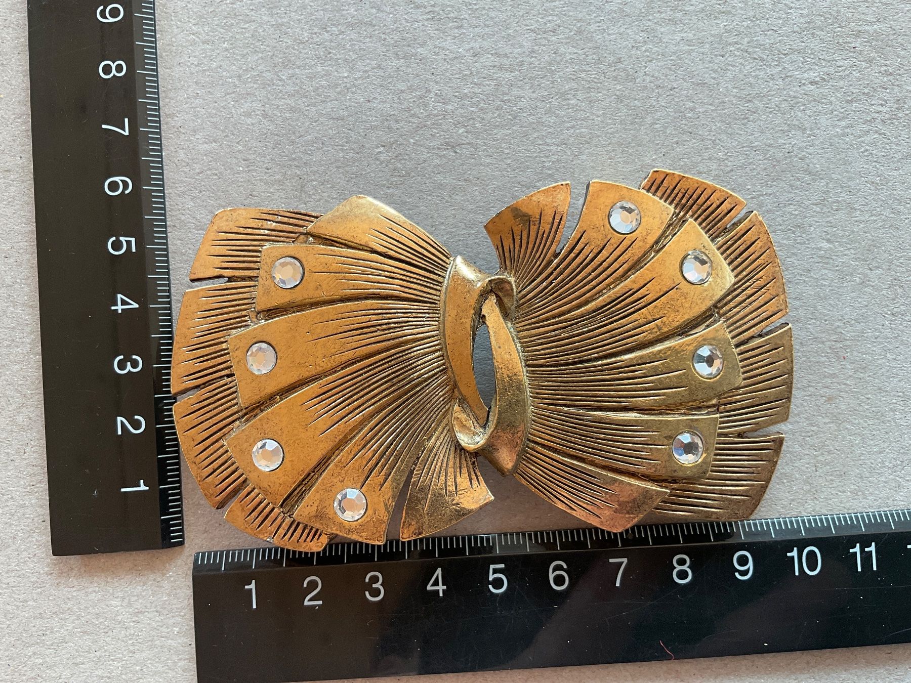 Fibbie per cinture: Gürtelschnalle goldfarbig mit Strass – Usato da Rümlang venduto da euqinom16