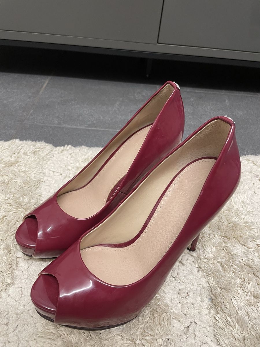 Scarpe da donna: Guess Pumps 👠 – Usato da Zürich venduto da Ekaterinek 1