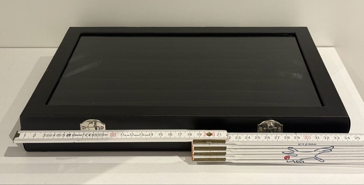 Portagioie: Schwarze Ringschatulle mit Deckel, Samtfutter – Nuovo (secondo la descrizione) da Geiss venduto da Casima72 1
