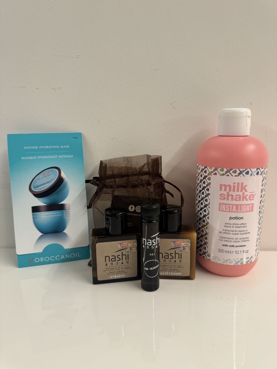 Accessori per capelli: Insta light potion milk shake + traveling set Nashi  – Usato da Porza venduto da kaj_d5q7