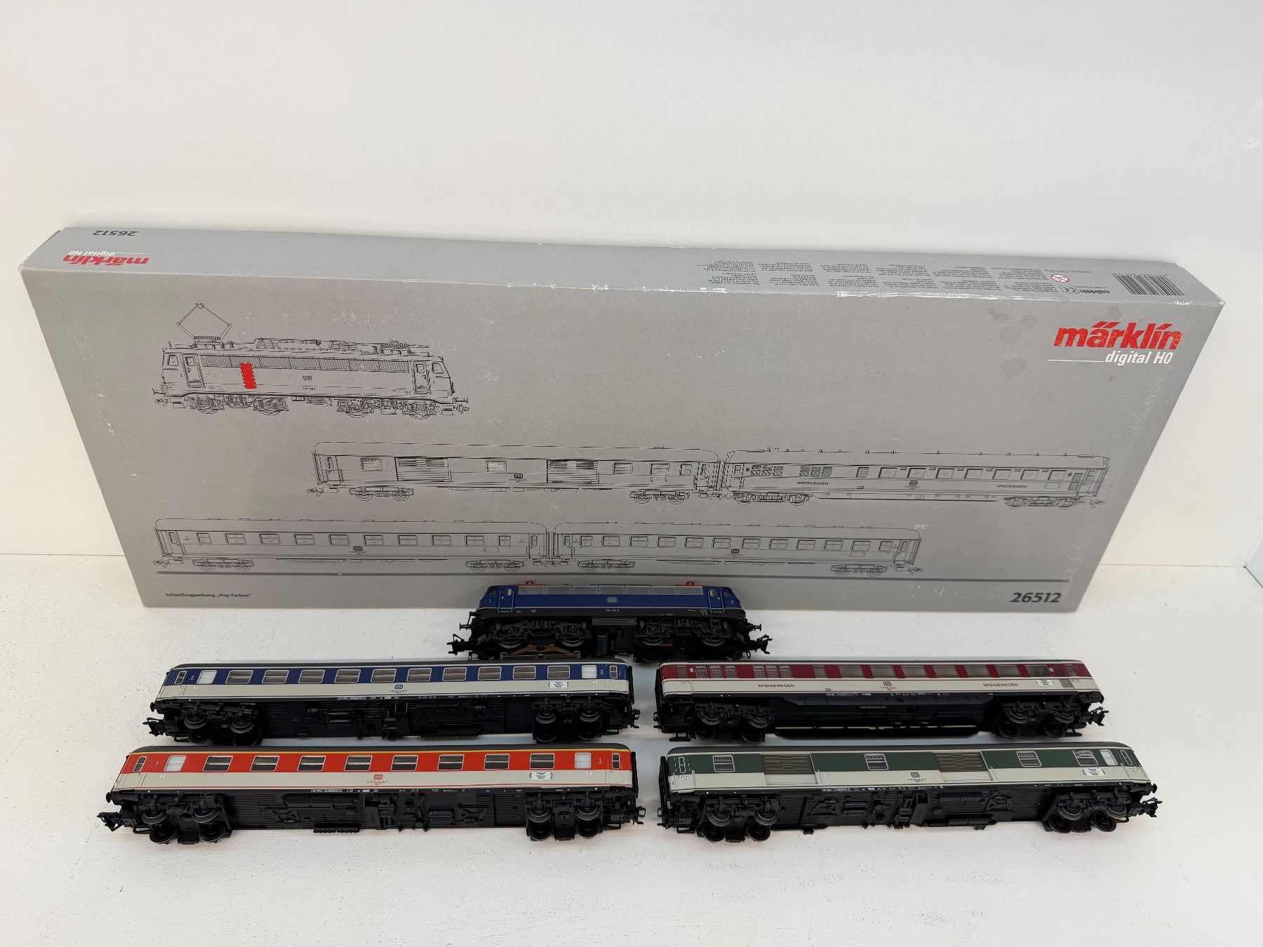 Märklin Modelleisenbahnen: Märklin Schnellzugpackung "Pop-Farben" 26512 – Gebraucht aus Büsserach von ModellbahnDepot