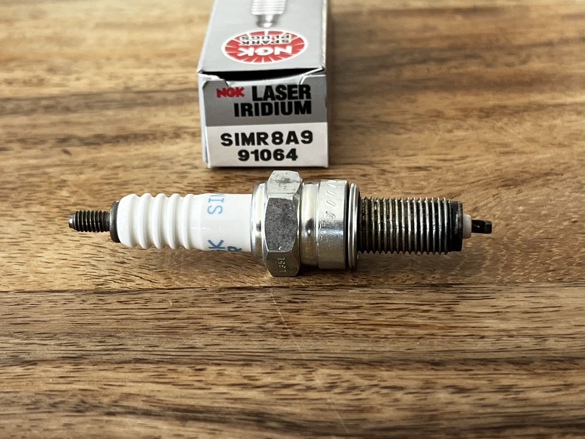 NGK Tutti i ricambio per moto: NGK IRIDIUM Zündkerze SIMR8A9 – Usato da Frauenkappelen venduto da jensitiger77