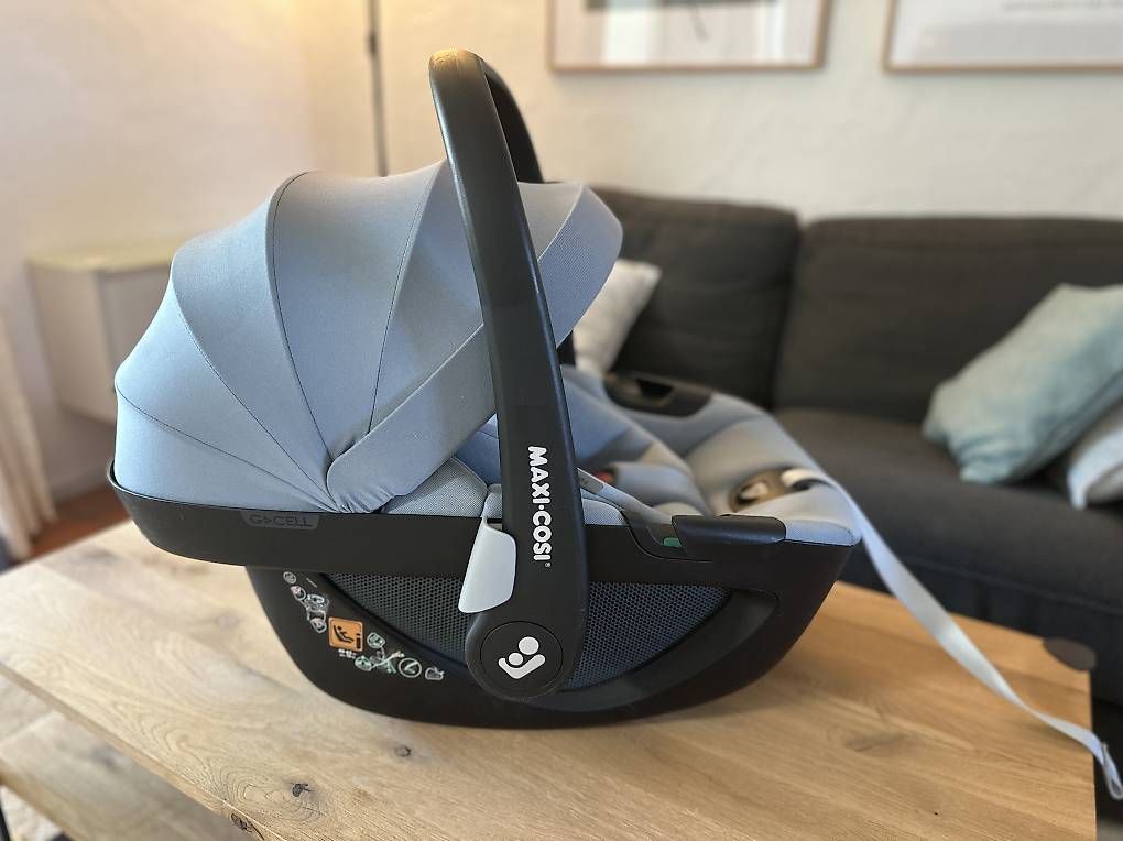 Sièges auto: Maxi Cosi Pebble 360 grey – D'occasion à Freienwil par Amilies