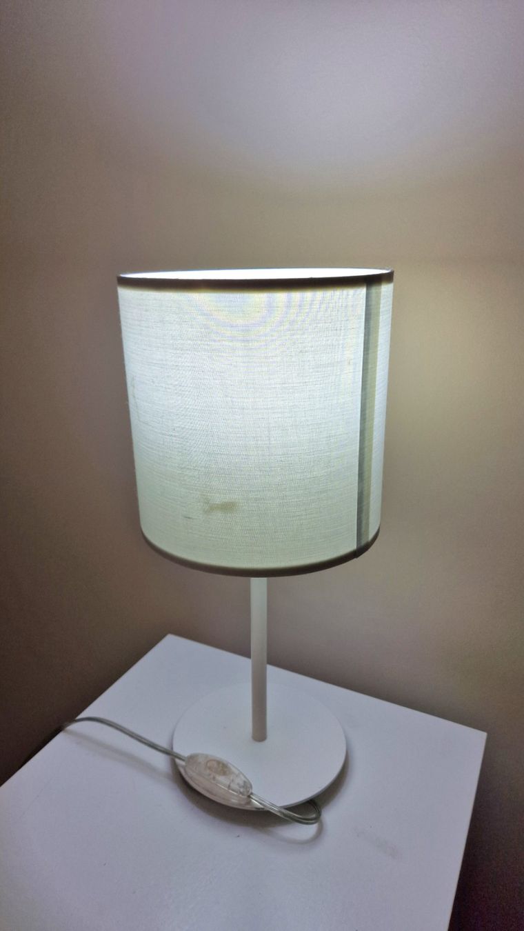 Ikea Lampes: White Table Lamp – D'occasion à Embrach par dkanike