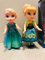 Zwei Frozen-Sammlerpuppen