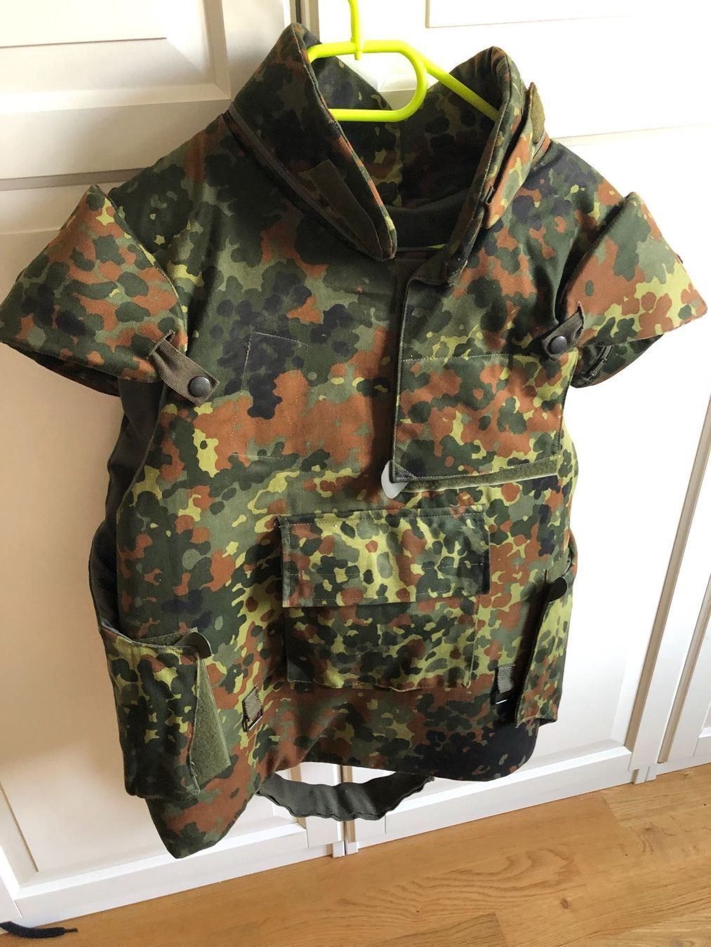 Armi bianche: Gilet de protection Bundeswehr DE – Usato da Lausanne venduto da asdyx