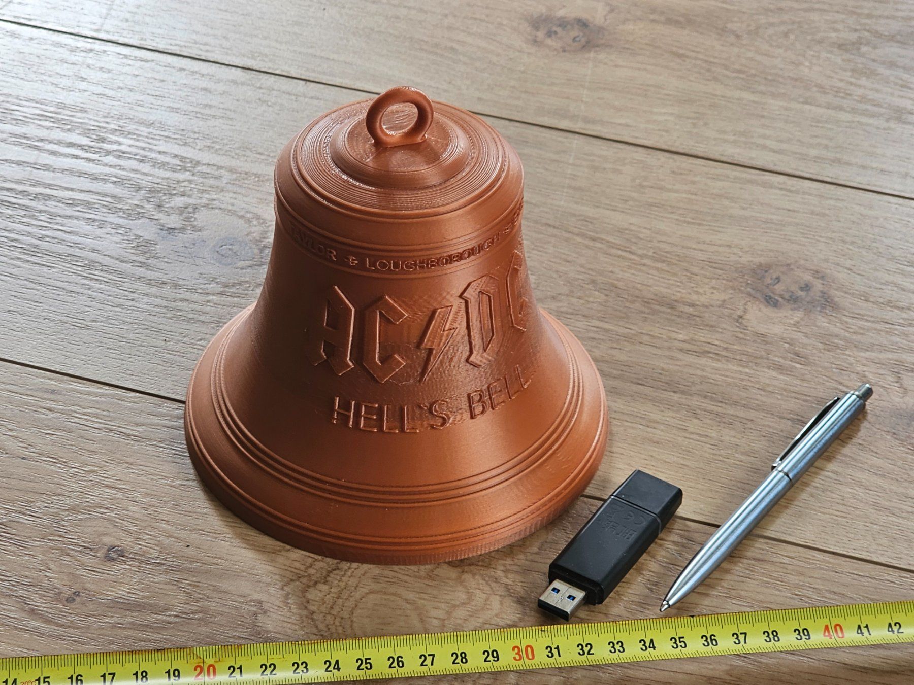 Campanacci mucche: AC DC Hell's Bell 150mm en PLA – Nuovo (secondo la descrizione) da Yvonand venduto da Li_poch