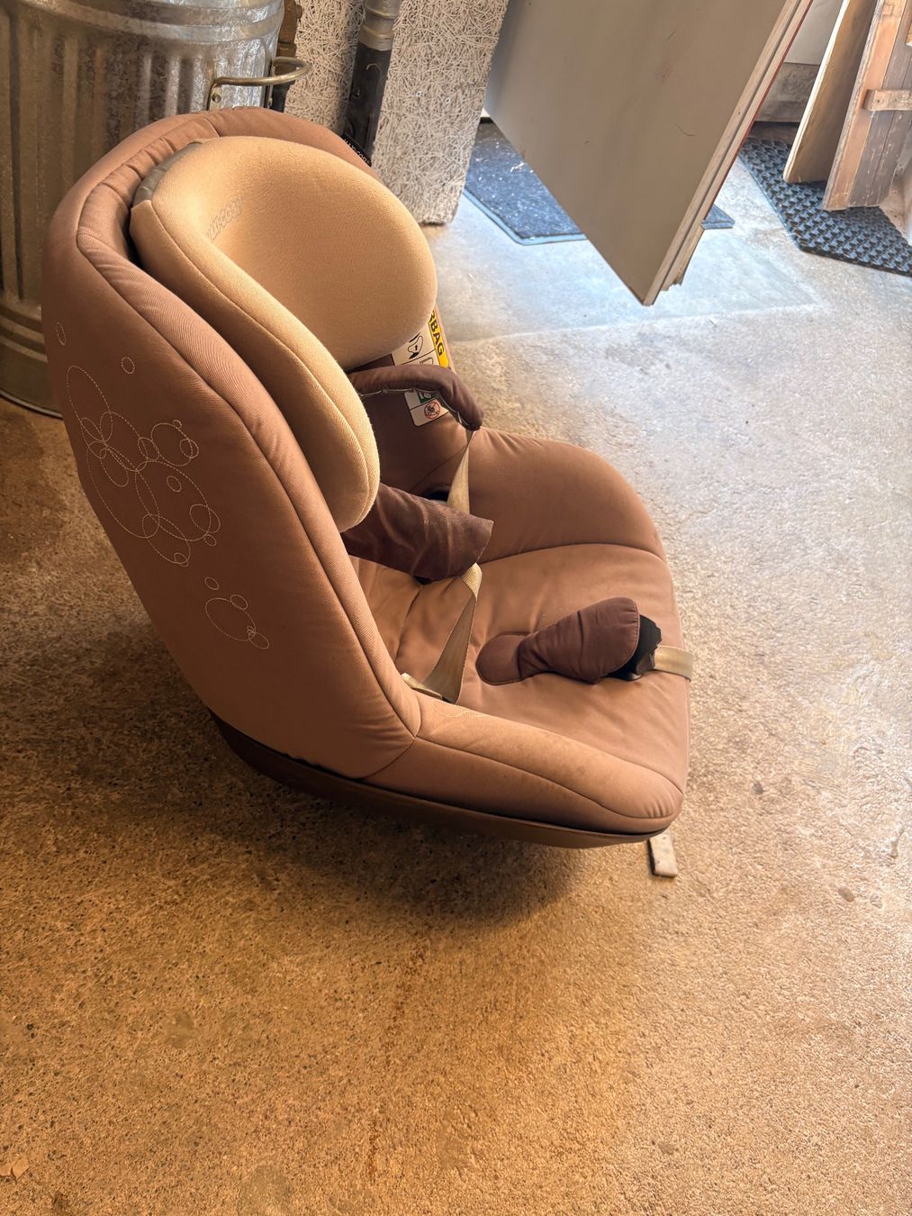 Maxi-Cosi Auto-Kindersitze: Maxi Cosi 2wayFix Basisstation inkl Sitz – Gebraucht aus Bubikon von Eili10 6