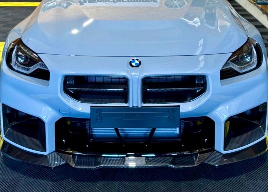 BMW Toutes les pièces auto: M2 G87 Carbon Frontlippe – Neuf avec emballage d'origine à Bülach par 444FFF