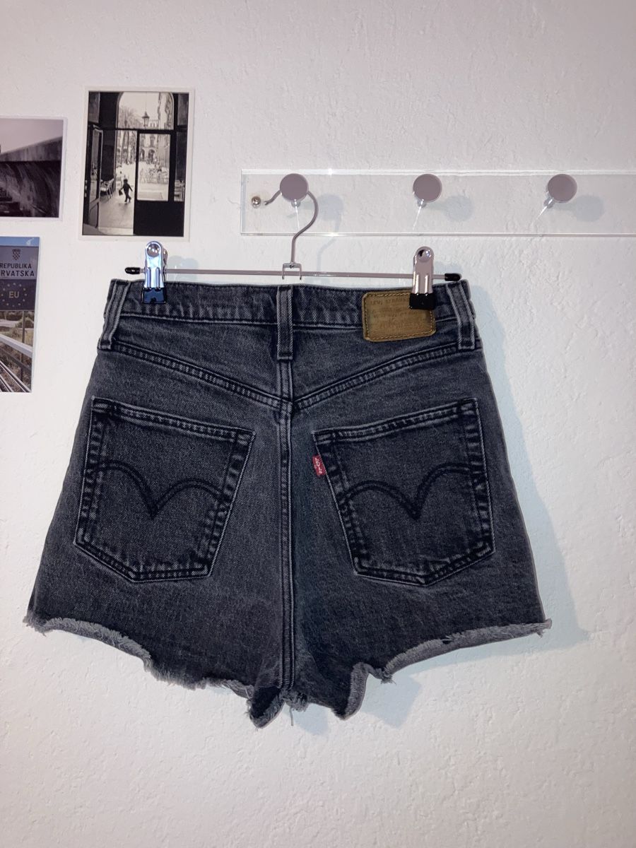 Levi's Jeans: Levi‘s Ribcage Short‘s – Neu (gemäss Beschreibung) aus Bern von marionheiniger 1