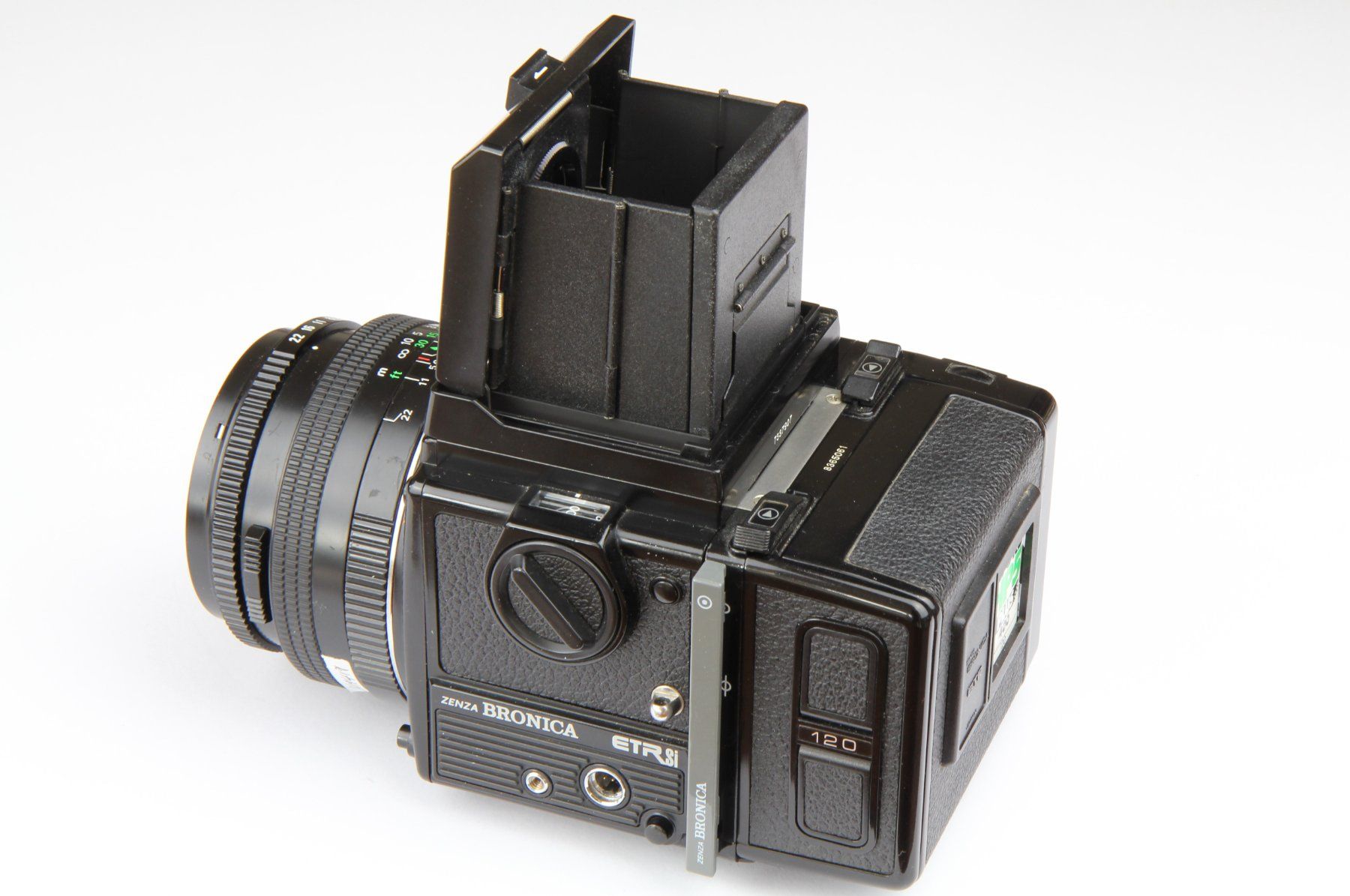 Bronica Fotocamera: BRONICA Zenza  ETR Si  Mittelformatkamera 6x4.5 – Usato da Dübendorf venduto da Polliwagen02 2
