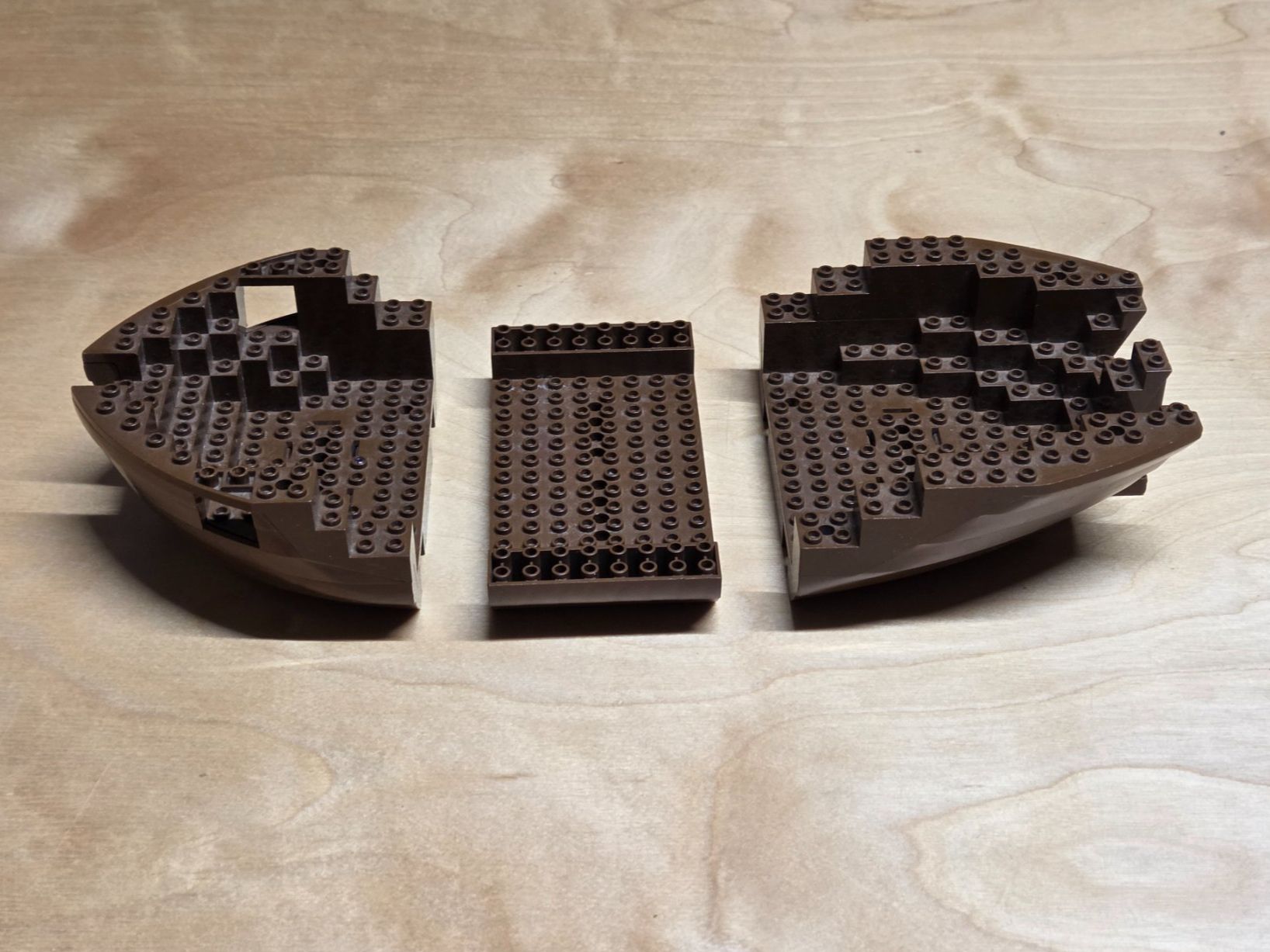 Lego Kit di costruzioni: Lego Rumpf Piratenschiff braun – Usato da Basadingen venduto da NekoBricks