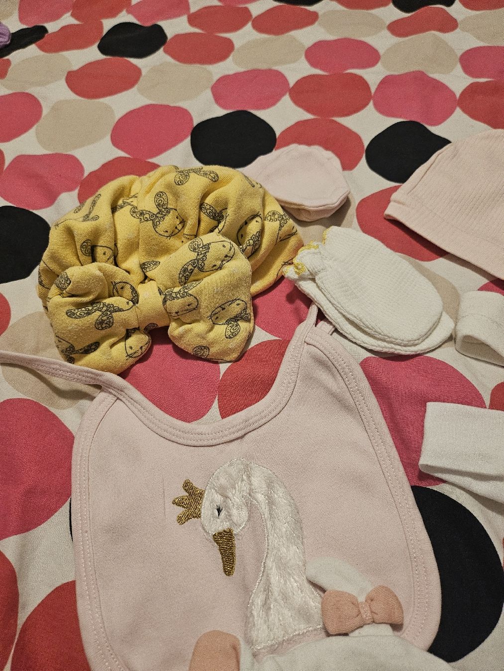 Lotti & Set di vestiti: verschiedene baby Accessoire – Usato da Dietikon venduto da Eleda 2