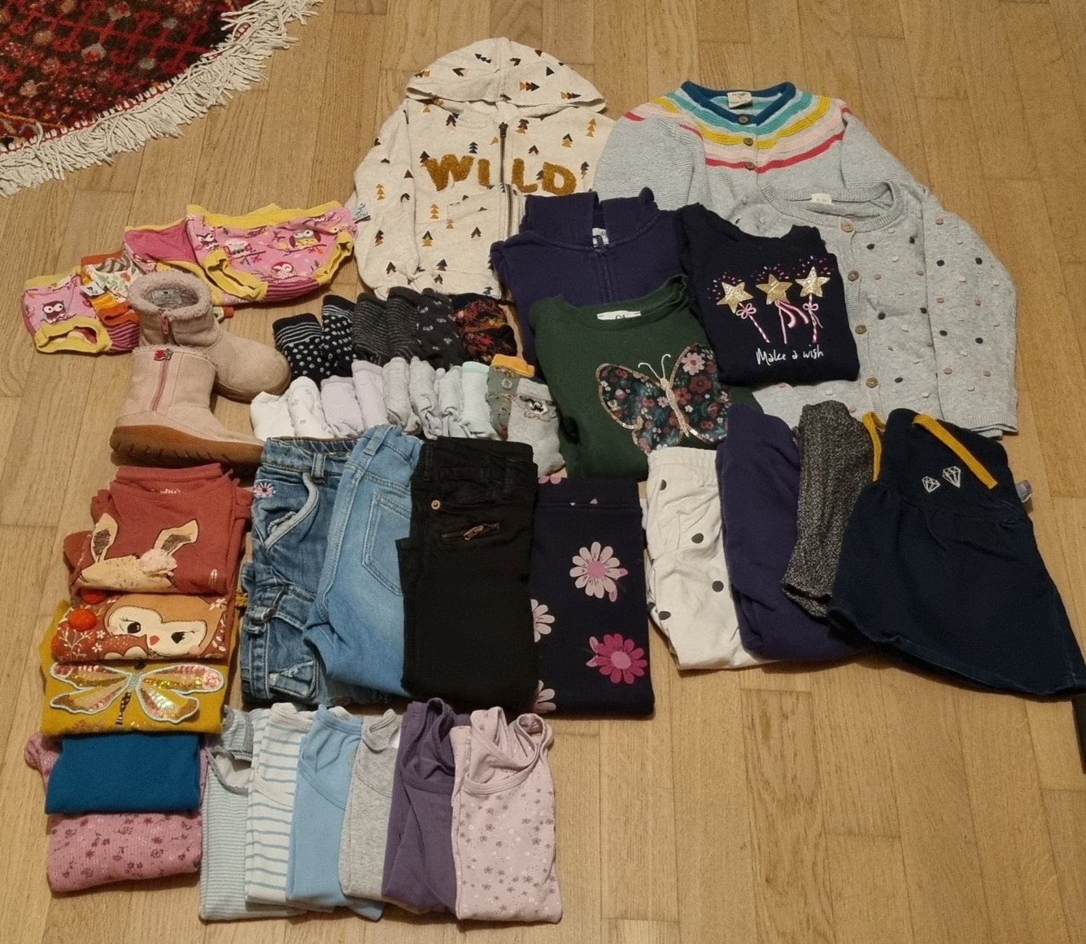 Kleiderpakete & -sets: Grosses Mädchen-Kleiderpaket Gr. 98 – Gebraucht aus Obfelden von Calimero92