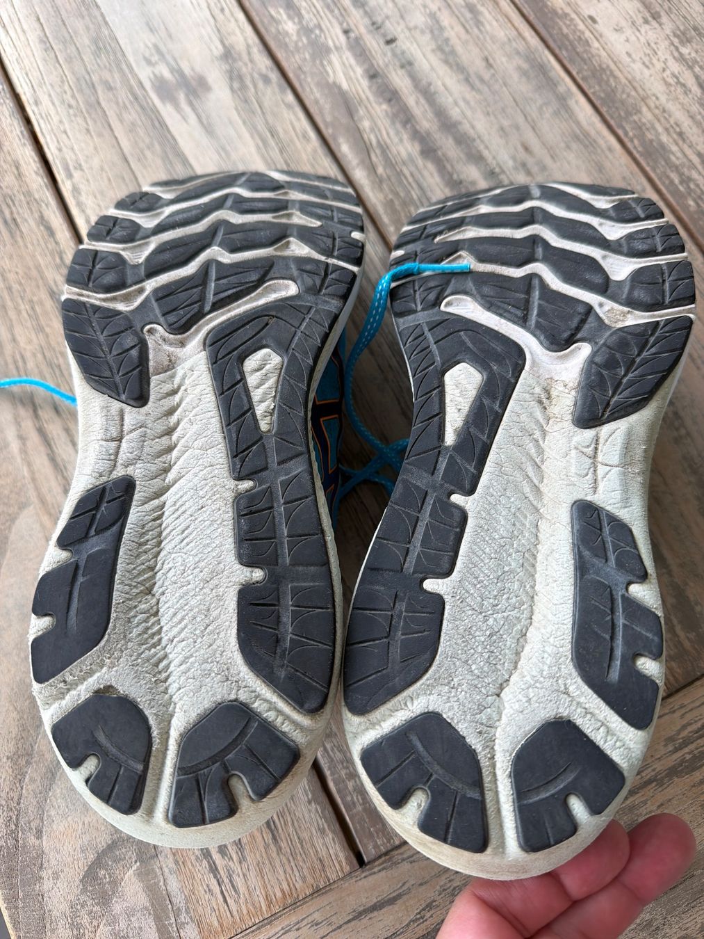Asics Scarpe da uomo: ASICS Laufschuhe Grösse 41.5 – Usato da Stans venduto da maam02 1