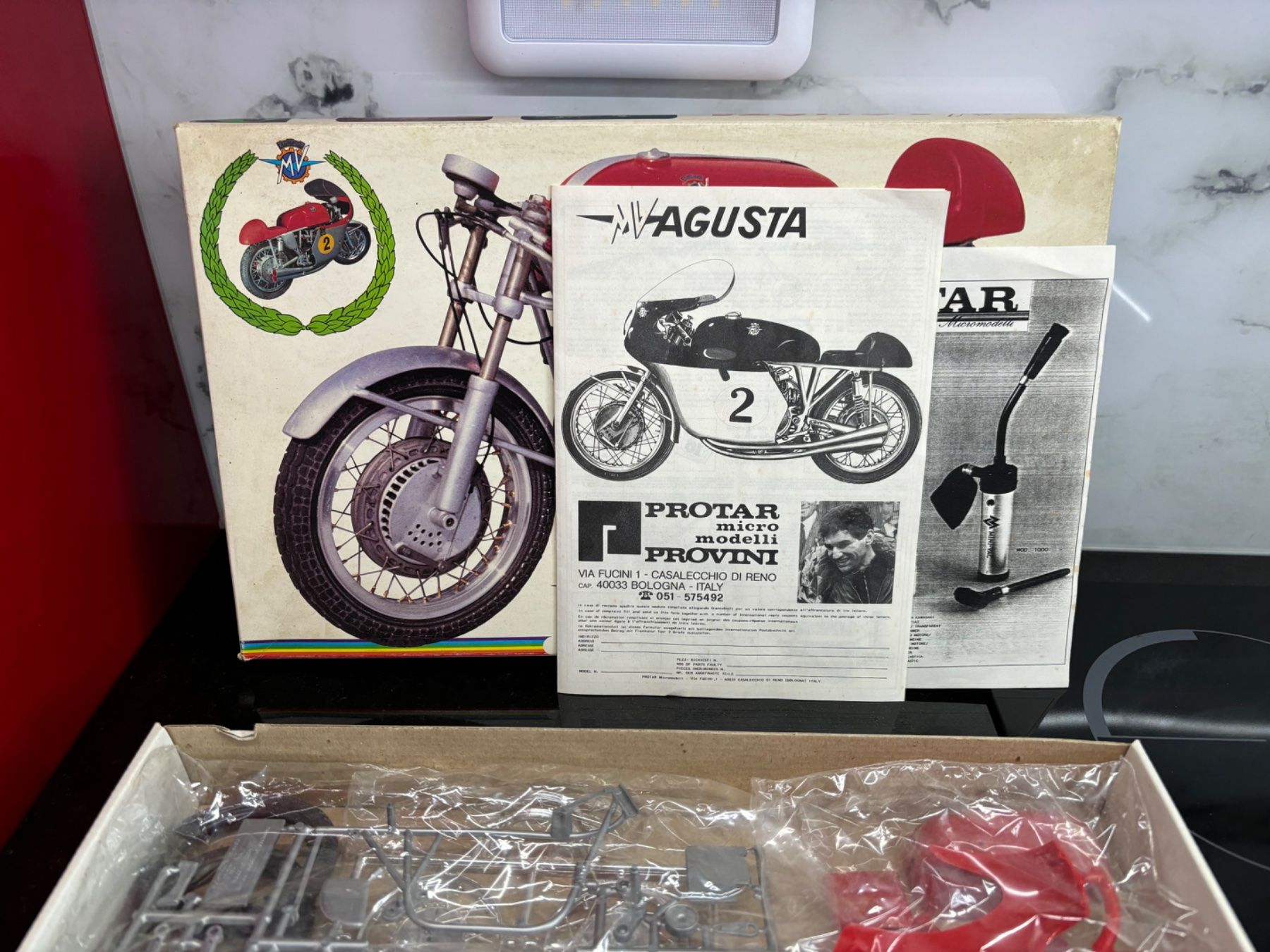 Kit di modellismo & Modellini statici: MV Agusta Procar 1:9 neu – Usato da Les Pontins venduto da Brumm01 3